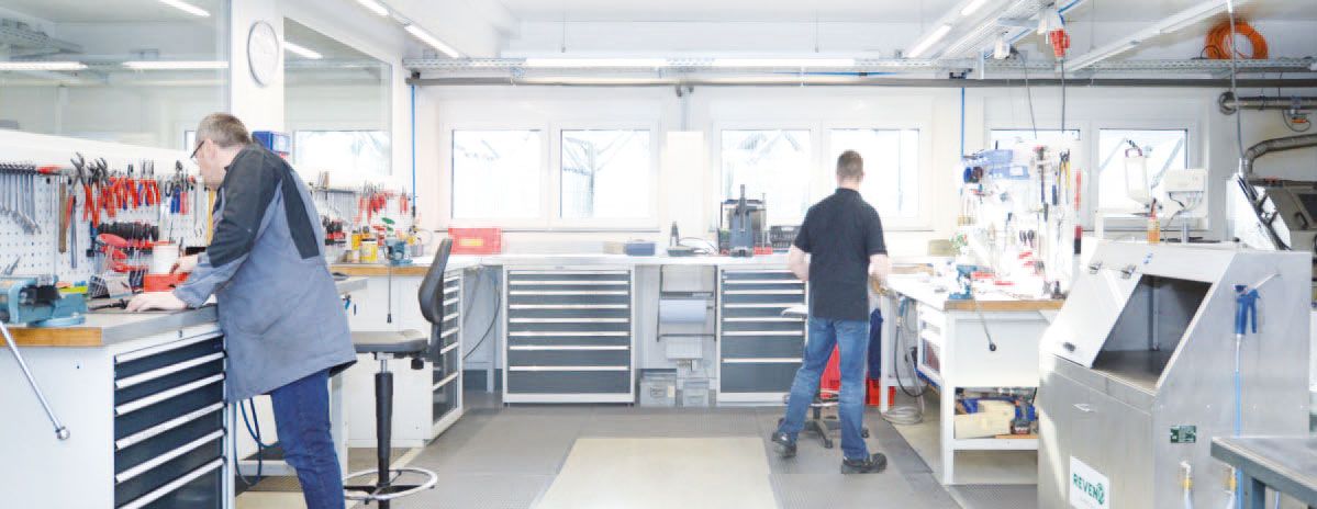 In der Werkstatt von STB werden Tool Management Systeme montiert