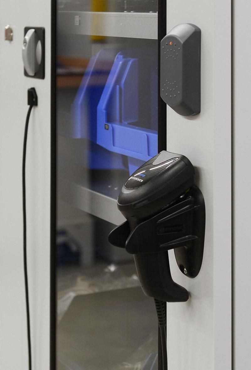 Mit RFID: Wiegezellenschrank FTS 50 zur Betriebsmittel- und PSA-Verwaltung