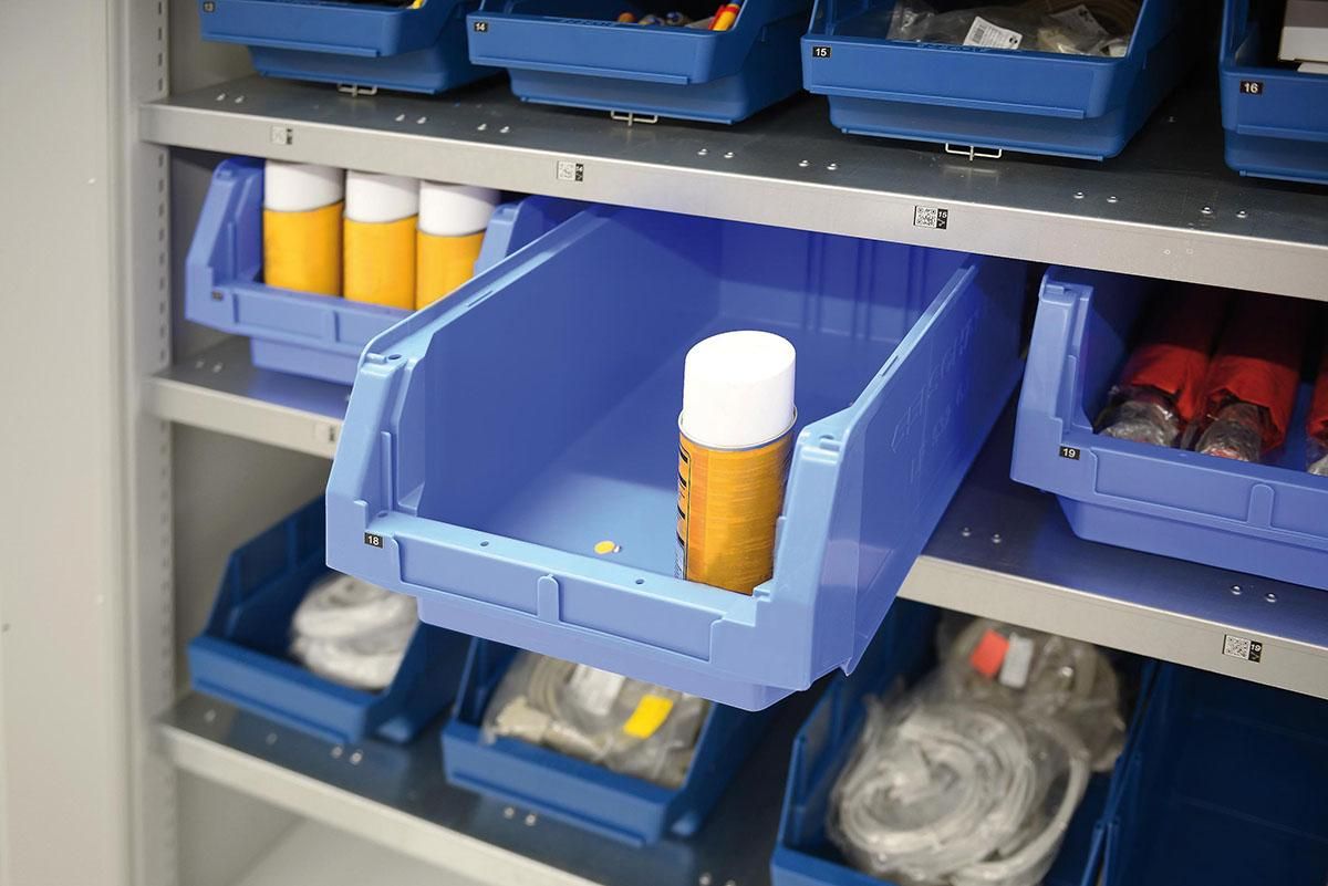 Wiegezellenschrank FTS 50 zur Betriebsmittel- und PSA-Verwaltung Kasten herausgezogen